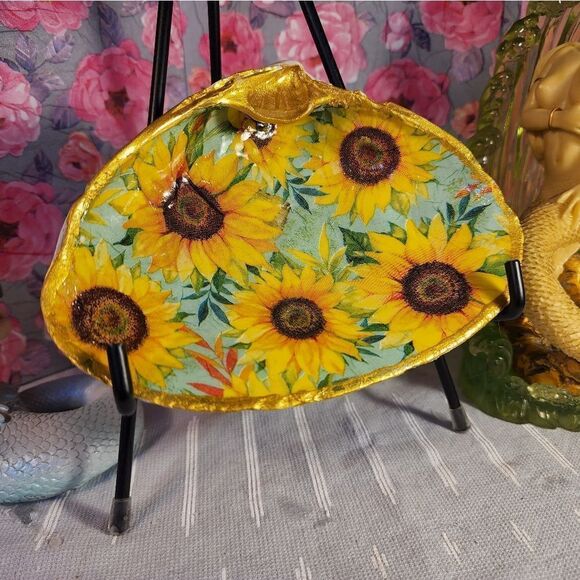 DECOUPAGE CLAM SHELL DECOUPAGE SUNFLOWERS TRINKET DISH - Picture 2 of 10